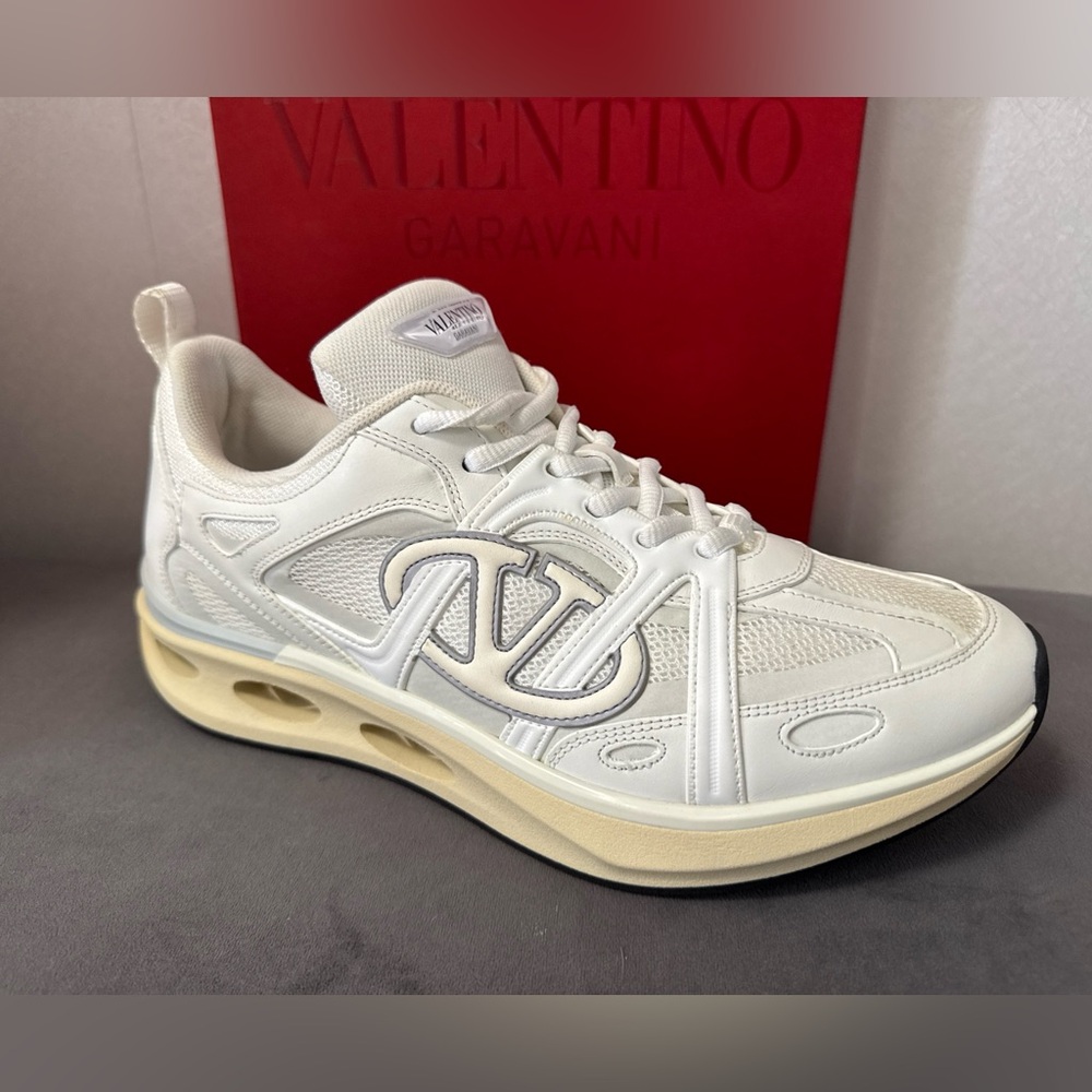 New Mens Valentino Garavani VLogo Easy Jog Sneakers White. Sz 42  $1050